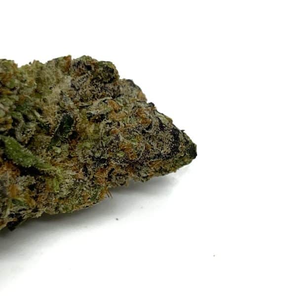 Cap Junky is a well balanced hybrid strain.